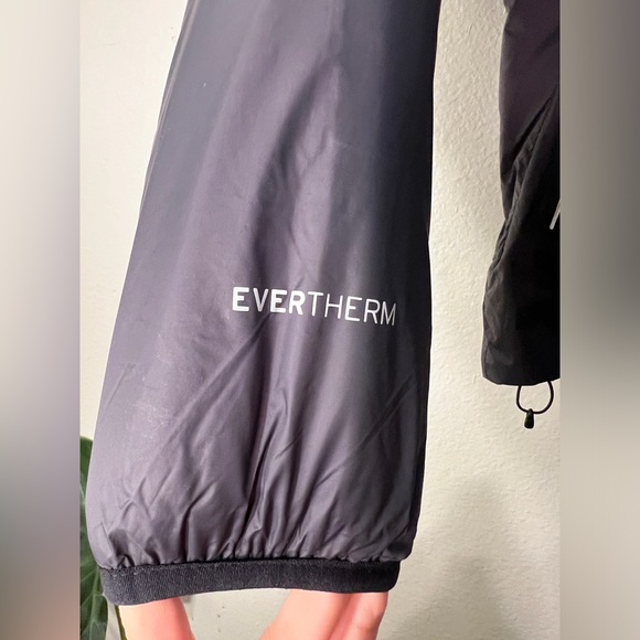 Black Eddie Bauer down jacket - Picture 9 of 10